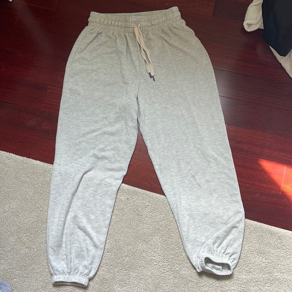 out from under sweat pants size small